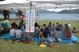 きれいになった広場で昼食