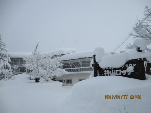 各地で雪で混乱